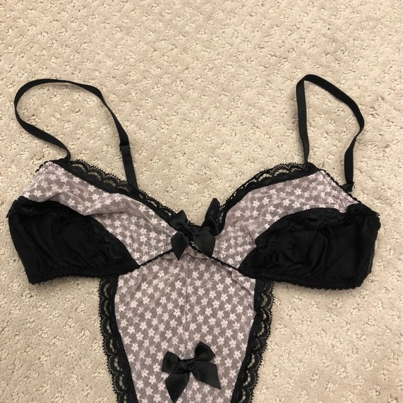 SOLD - Victoria Secret Lingerie - Picture 4 of 8